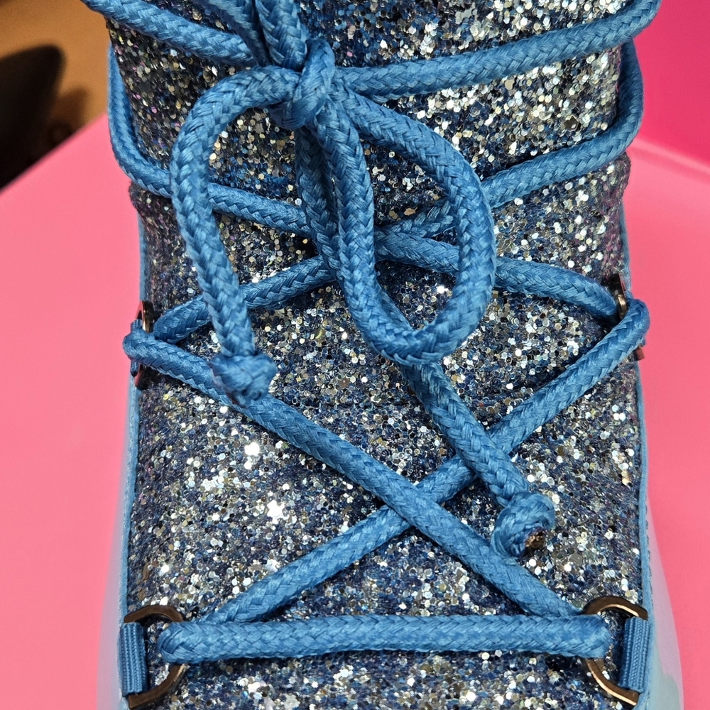 Olivia Miller Glitter moon boots
